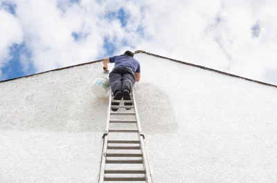 Peinture extérieure à la Vraie-Croix — façades et ravalement